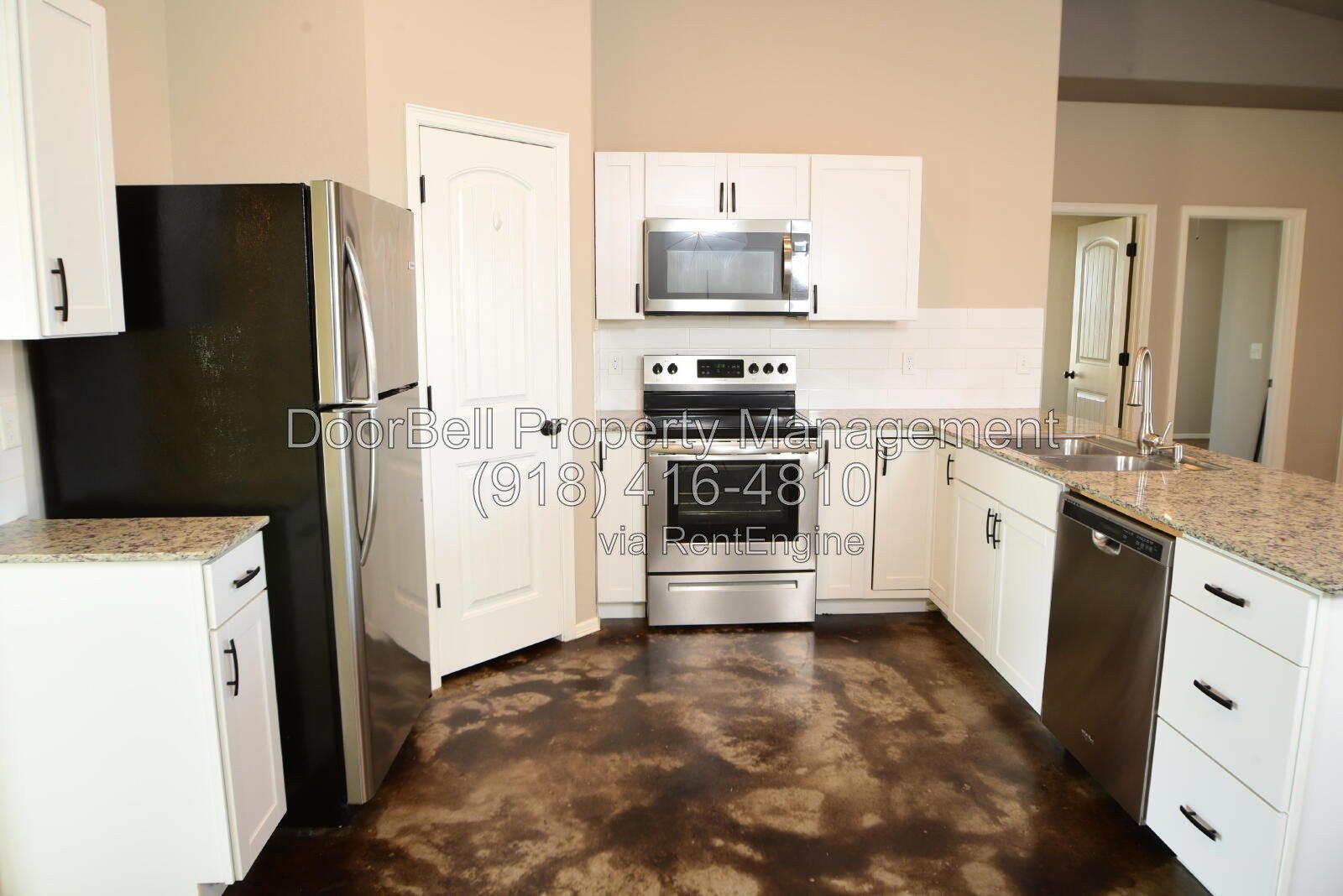 Modern 3-Bedroom Home with Spacious Layout property image