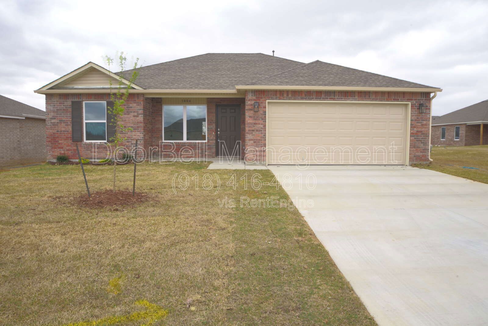 Welcome to this 3-bedroom, 2-bathroom home in Broken Arrow! property image