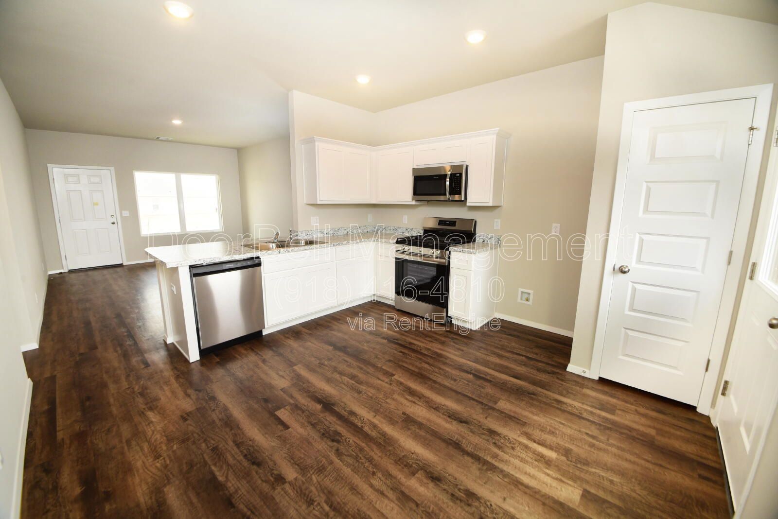 Welcome to this 3-bedroom, 2-bathroom home in Broken Arrow! property image