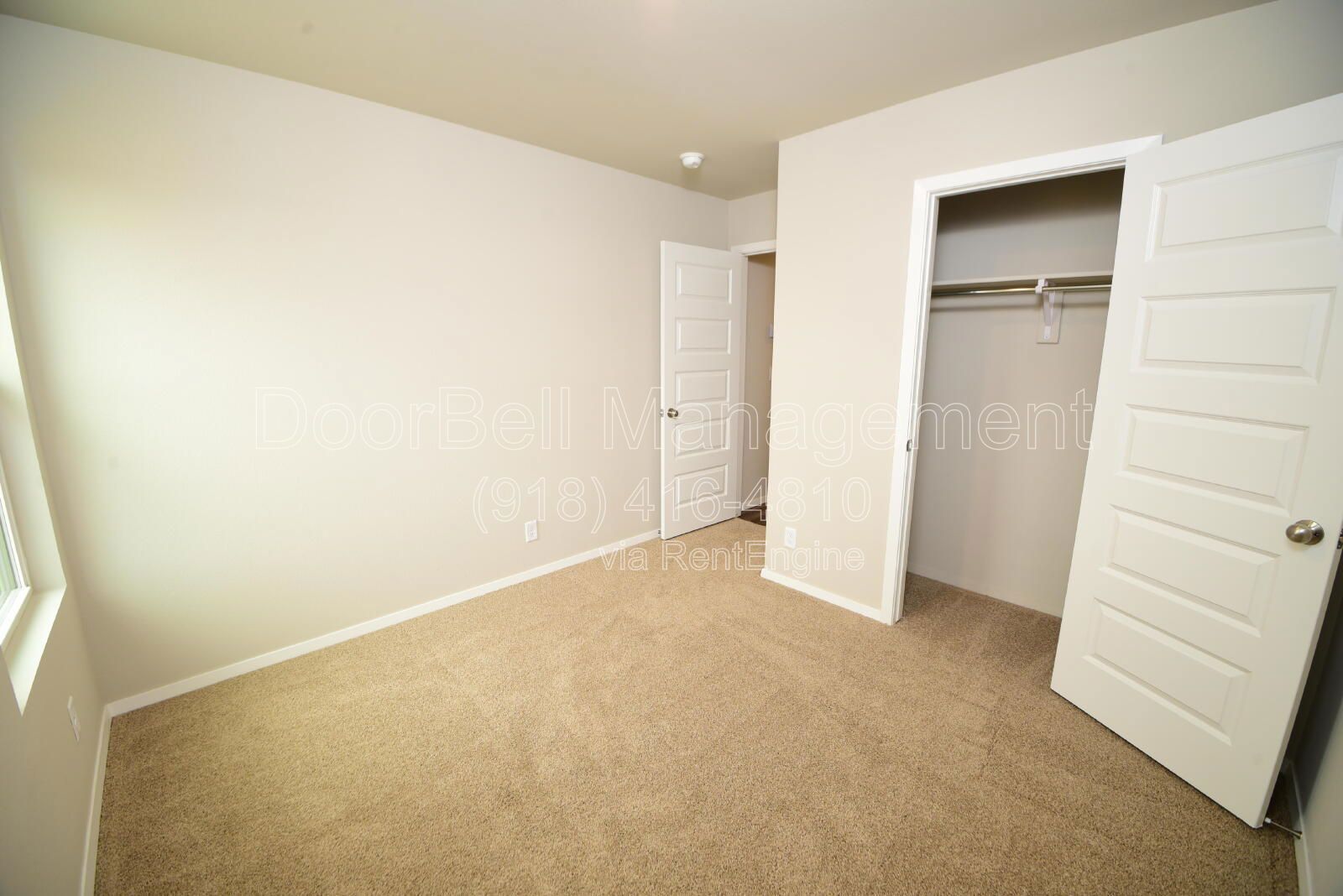 Welcome to this 3-bedroom, 2-bathroom home in Broken Arrow! property image