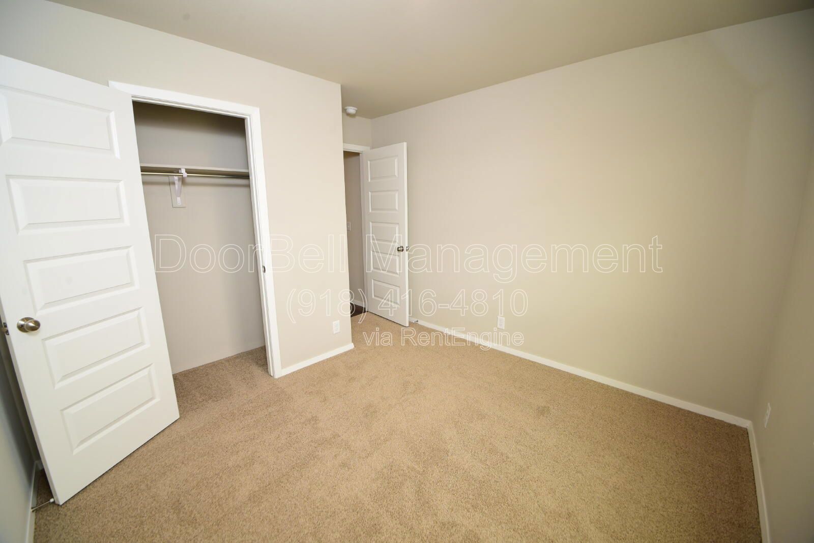 Welcome to this 3-bedroom, 2-bathroom home in Broken Arrow! property image