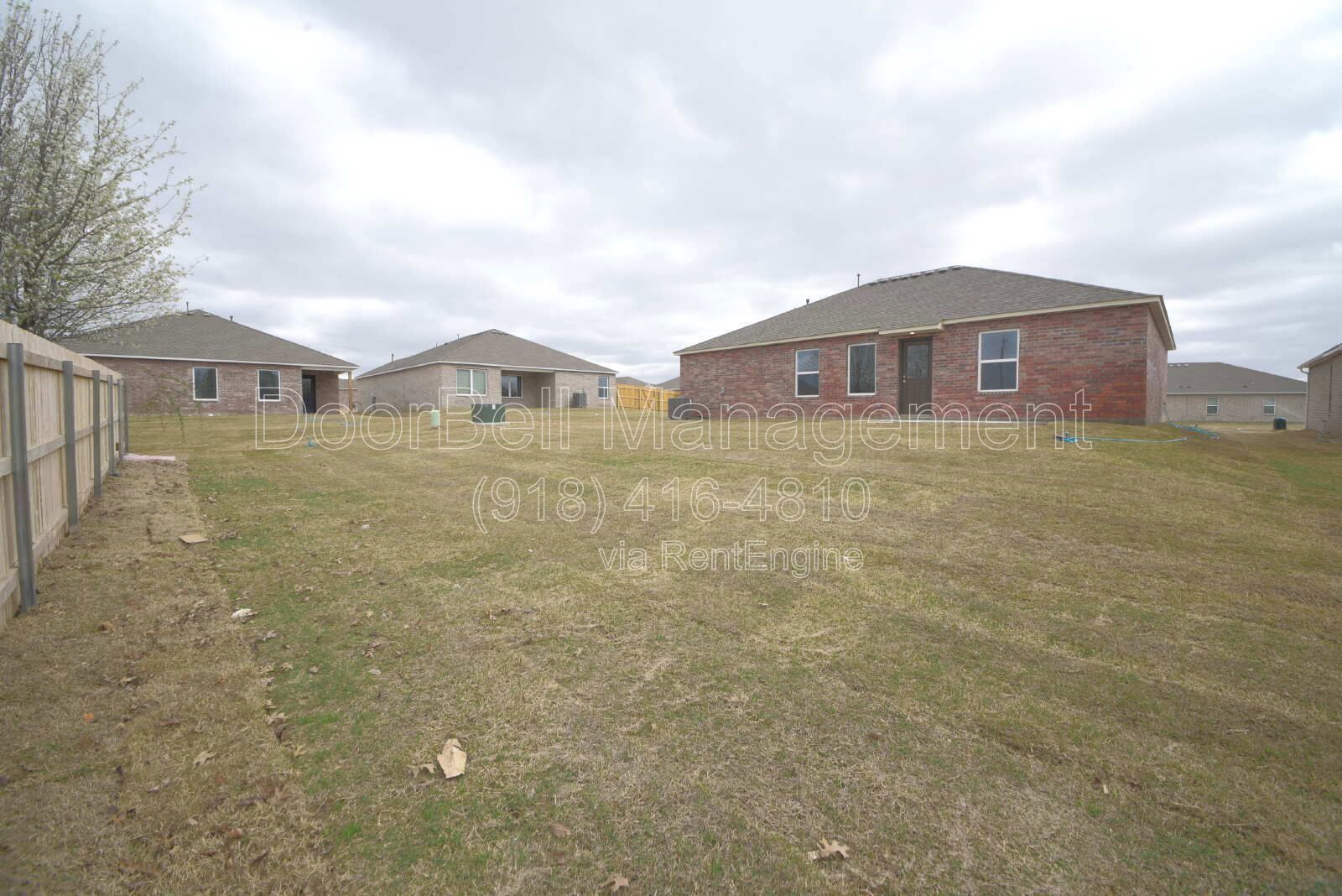 Welcome to this 3-bedroom, 2-bathroom home in Broken Arrow! property image