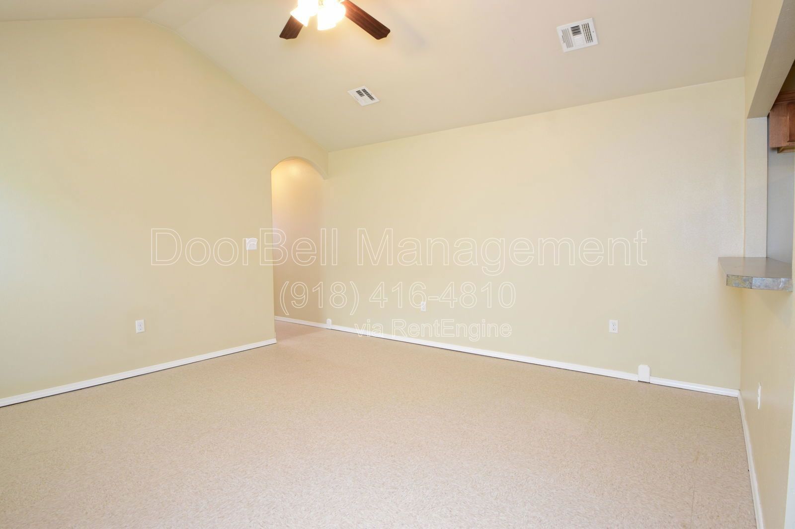 3-Bedroom Duplex Unit Available - ACCEPTING Section 8 / Housing Voucher Pending Details property image