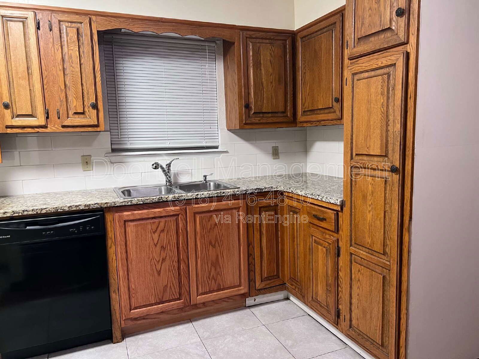 3 Bedroom / 3 Bathroom Duplex in Broken Arrow property image