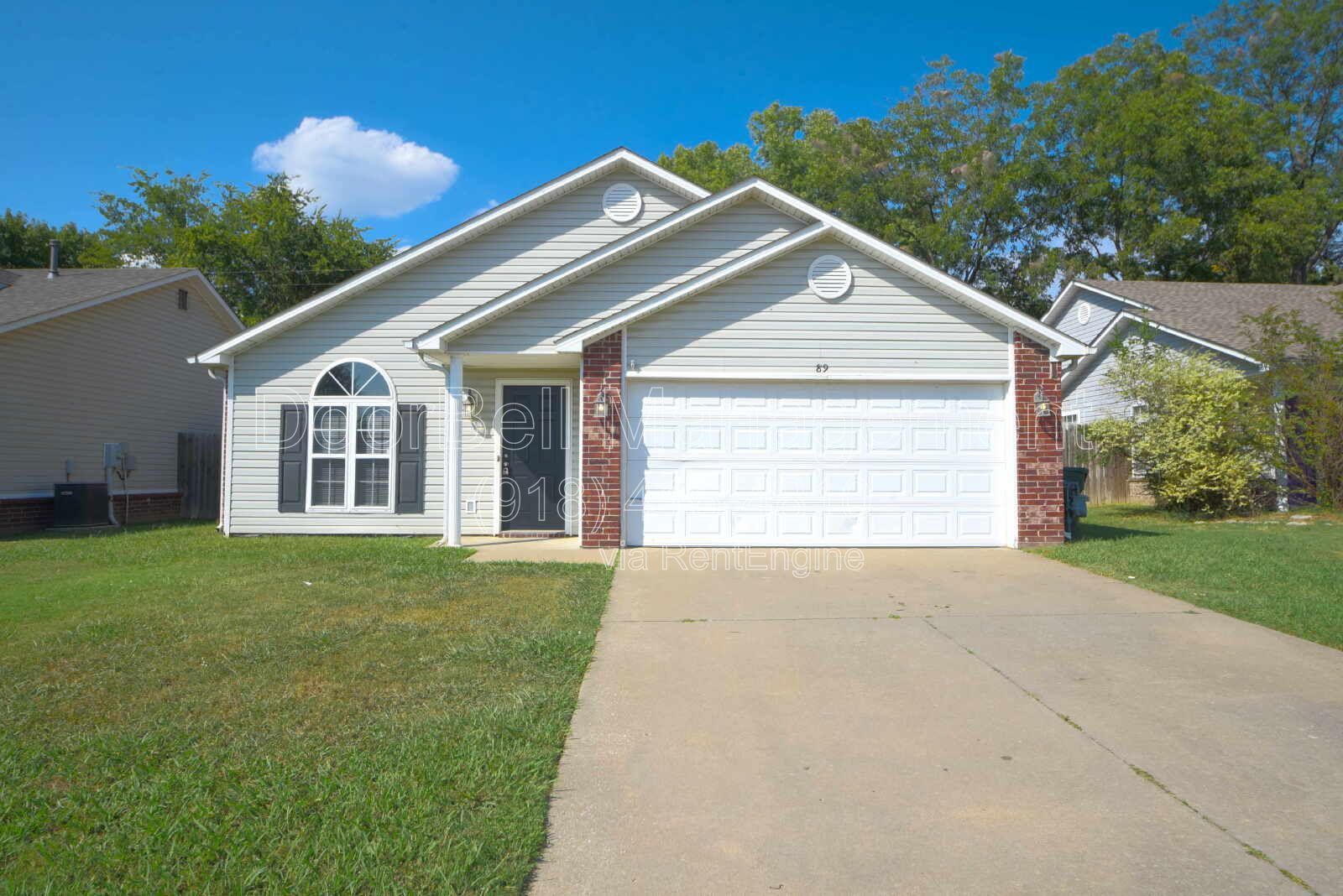 Move-In Ready 3-Bedroom Home with High Ceilings and Private Yard property image